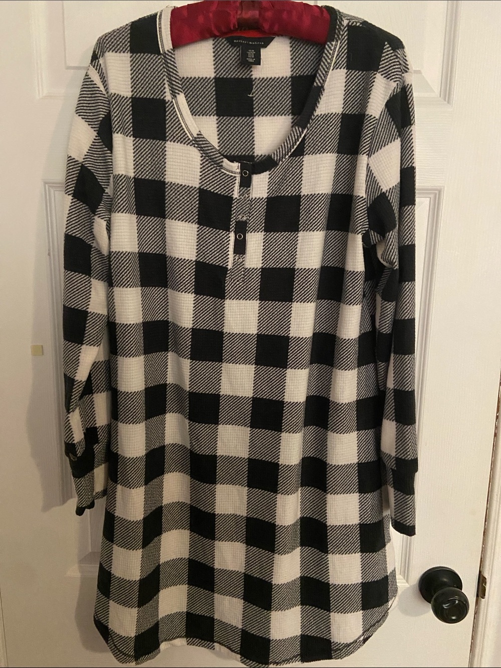 mercer & madison NWOT Black and White Buffalo Check Henley Nightshirt